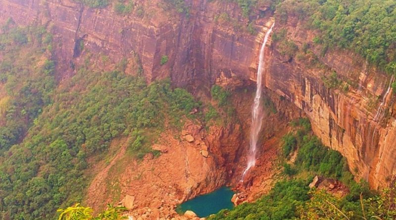 Nohkalikai Falls