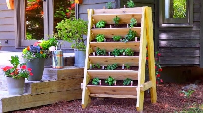 Build Vertical Planter